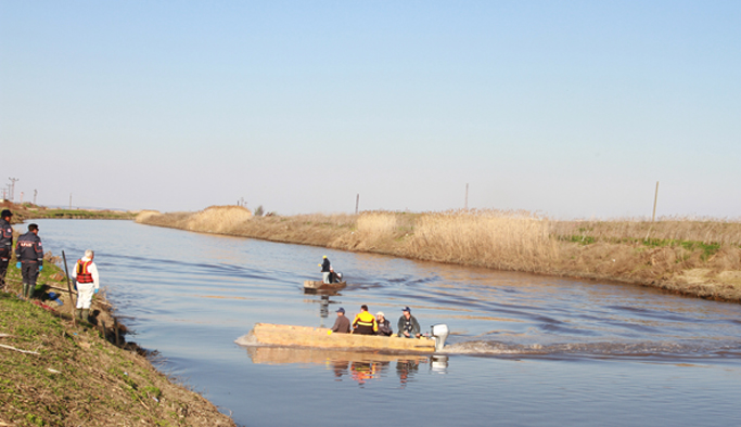 Cesedi ayakkabısı balık kancasına takılınca bulundu