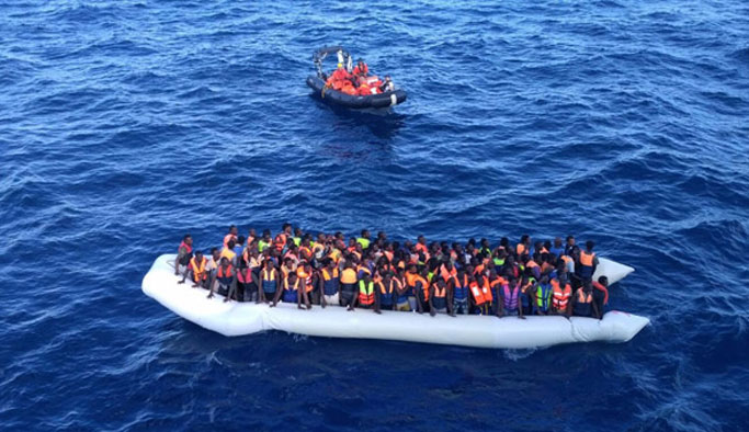 Göçmen faciası: 146 kişiyi taşıyan bot battı