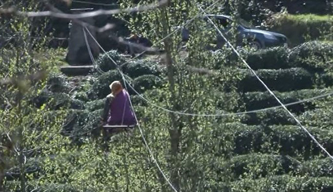 15 yıldır evlerine gitmek için ölüme meydan okuyorlar