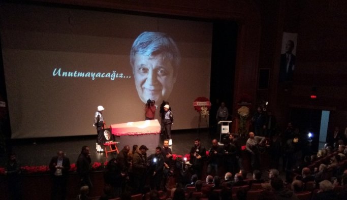 Halit Akçatepe için  tören