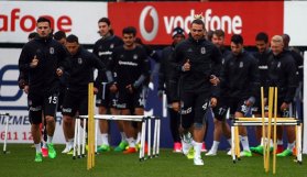 Beşiktaş, Trabzonspor maçı hazırlıklarını tamamlayıp kampa giriyor