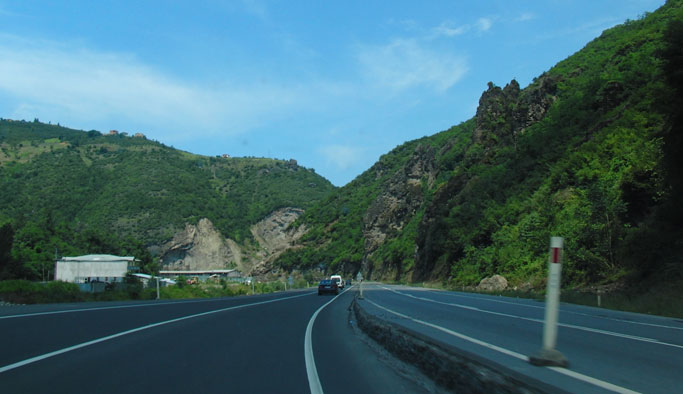 Karayolları'ndan Trabzon Maçka yolu için uyarı