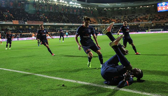 Başakşehir Galatasaray'ı parçaladı