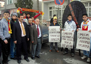 Kayserispor taraftarı yürüdü