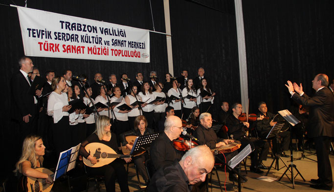 Trabzon'da baharı aşk şarkılarıyla karşıladılar