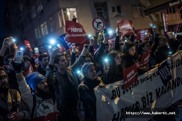 İstanbul'da referanduma tepki! Halk sokakta