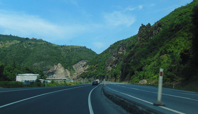 Trabzon'da o yola dikkat - Karayolları uyardı