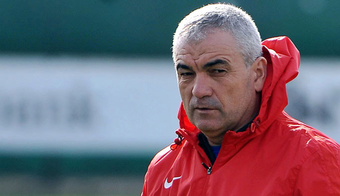 Rıza Çalımbay hakeme yüklendi