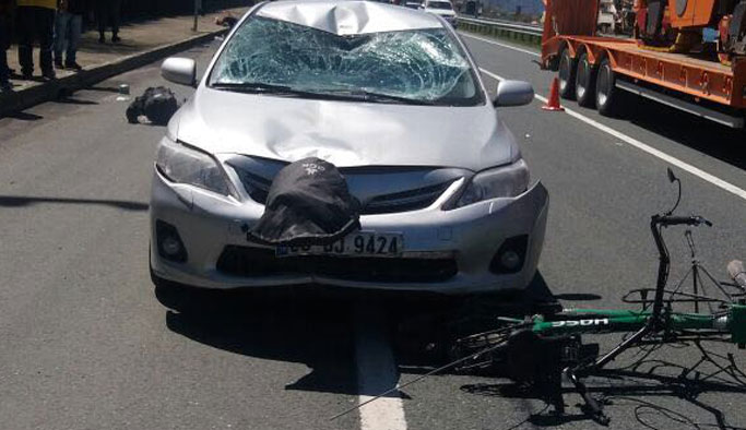 Trabzon’da Bisikletli Alman turistlere otomobil çarptı