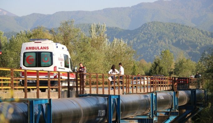 İkna edilmek istenen kadın köprüden atladı