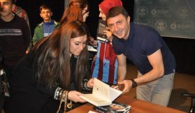 Şota bu kez yazar olarak geldi