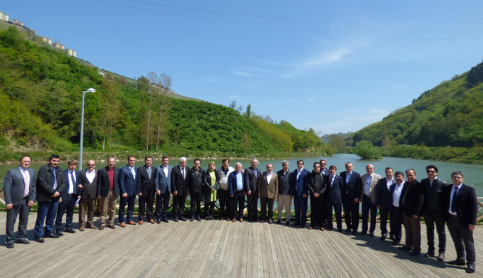 Trabzon'da ataması gerçekleşen personele plaket