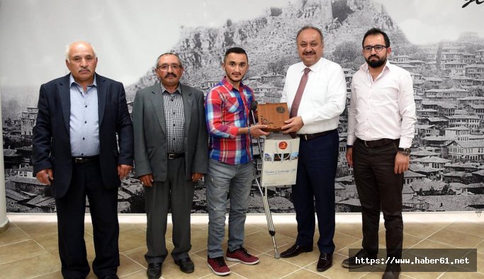 Kayseri gazisi protezle ayaklandı