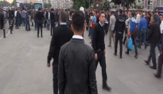 Silahlı kavga!1'i polis 2 yaralı