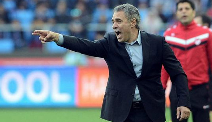 Yanal oyuncularına sahip çıktı