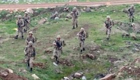 Patlama: 3 asker yaralı