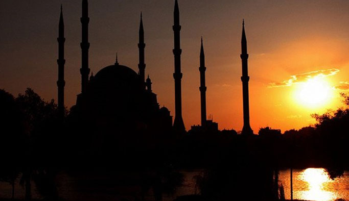 Bu gece Berat Kandili - Berat Kandili'nin önemi nedir ve bu gecede neler yapılır?