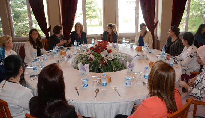 Şengül Yavuz şehit aileleri ile buluştu