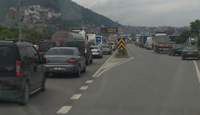 Trabzon'da o bölgede yine trafik felç. 17.05.2017