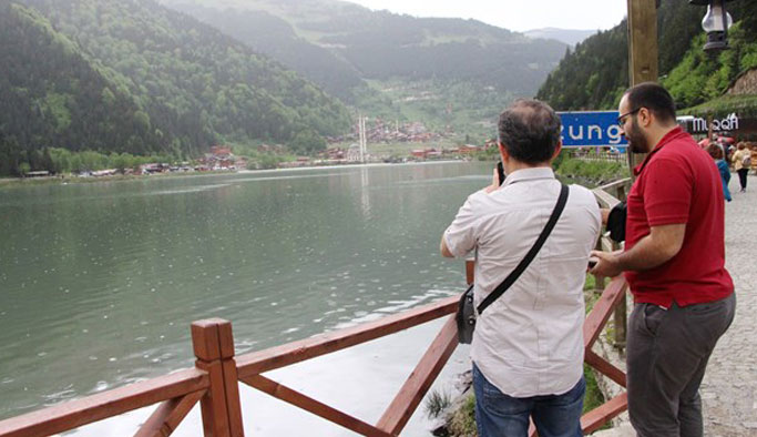 Uzungöl yerli turistlerle merhaba dedi
