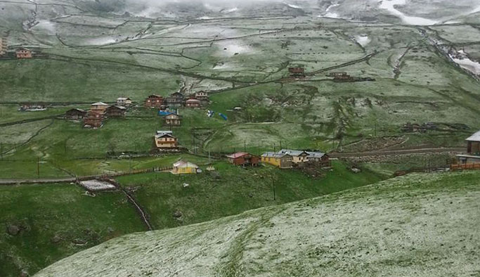 Rize’de kar yağdı