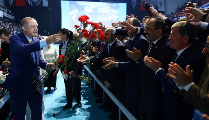 Revi: “Hedeflerimize koşar adım ilerleyeceğiz!”