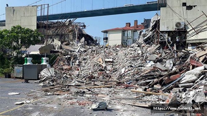 Eğlence mekanı Reina tamamen yıkıldı