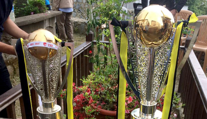 Şampiyonluk Kupasını alıp Trabzon'a geldiler