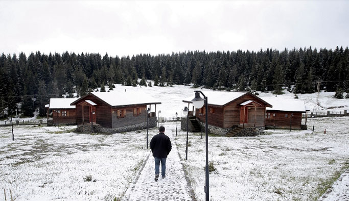 Trabzon'da Yaylalara kar yağdı