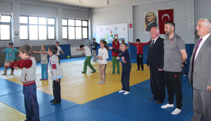 Trabzon'da "Geleceğin Yıldızları" projesi