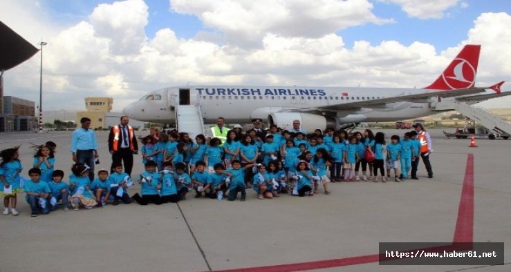 Batmanlı minikler ilkkez uçağa bindi
