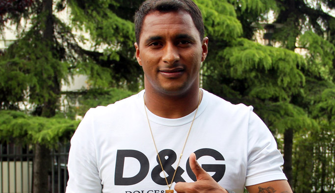 Başakşehir'den ayrıldı mesajı verdi: Trabzonspor'da oynamak isterim!