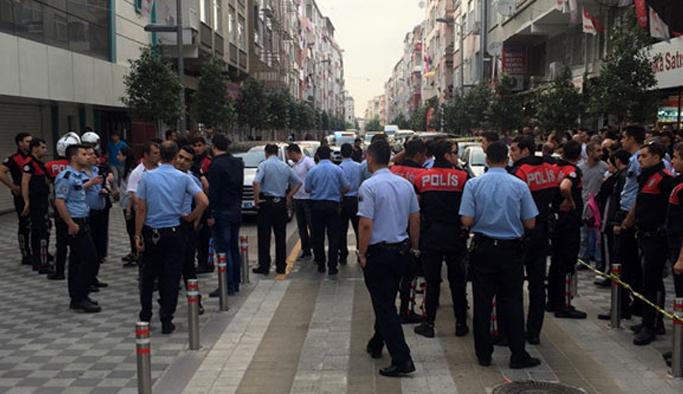 Silahlı kavga: Ölü ve yaralılar var