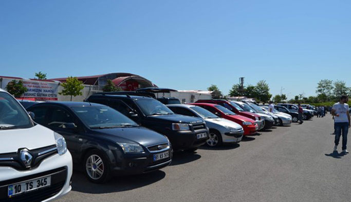 Trabzon'da oto pazarında Ramazan durgunluğu