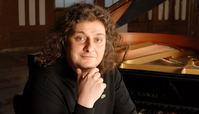 Tuluyhan Uğurlu: "15 Temmuz darbe girişimini asla unutmamalıyız"