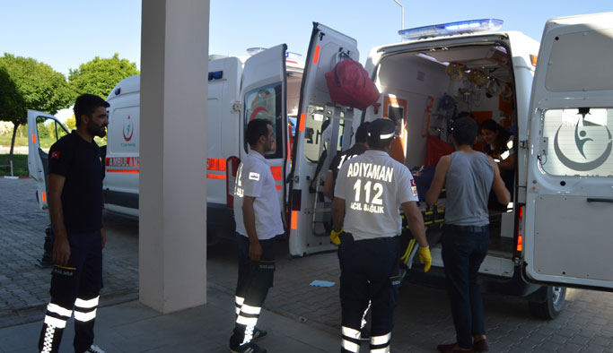 Hafif ticari araç şarampole yuvarlandı: 5 yaralı