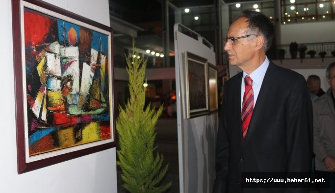 Hamam Çimeni 'renk'lendi