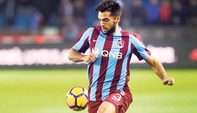 Trabzonsporlu oyuncuya milli darbe!