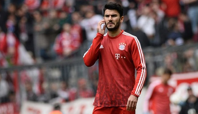 Serdar Trabzonspor'u bekliyor