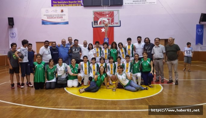 Aydın Başak Koleji U12 takımı il şampiyonu oldu