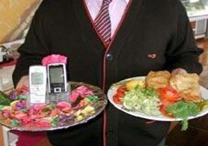 Yemek yiyene telefon bedava