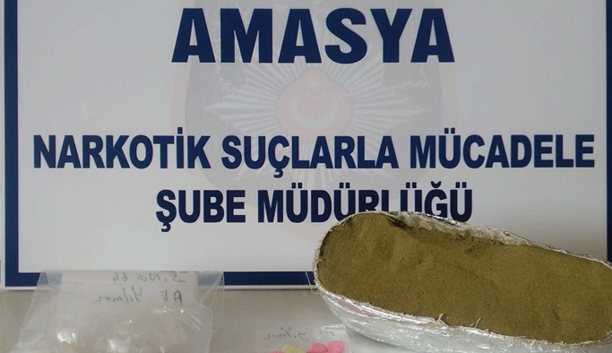 Uzman çavuşun çantasından uyuşturucu çıktı