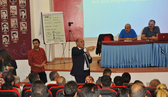 Beden eğitimi öğretmenlerinin sorunları konuşuldu