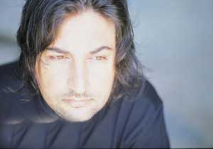 Şarkıcı Çelik zorla getirilecek