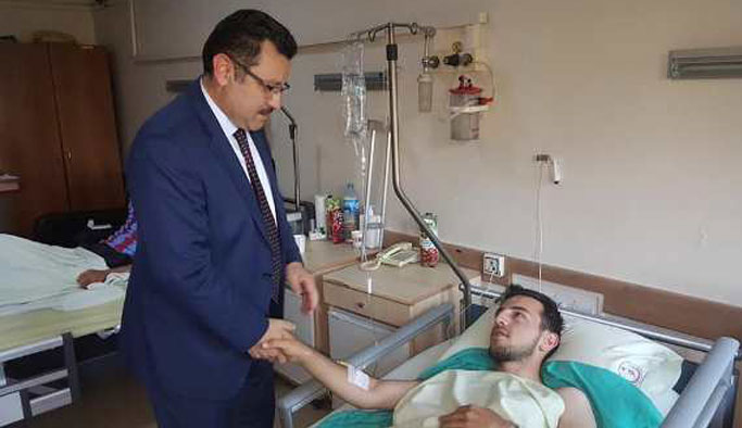 Genç, Arife Günü hastaları ziyaret etti