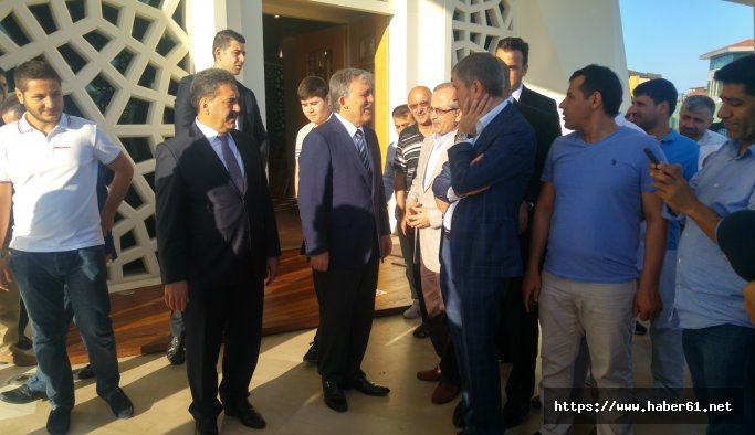 11'inci Cumhurbaşkanı Gül bayram namazını Marmara İlahiyat Camii’nde kıldı 