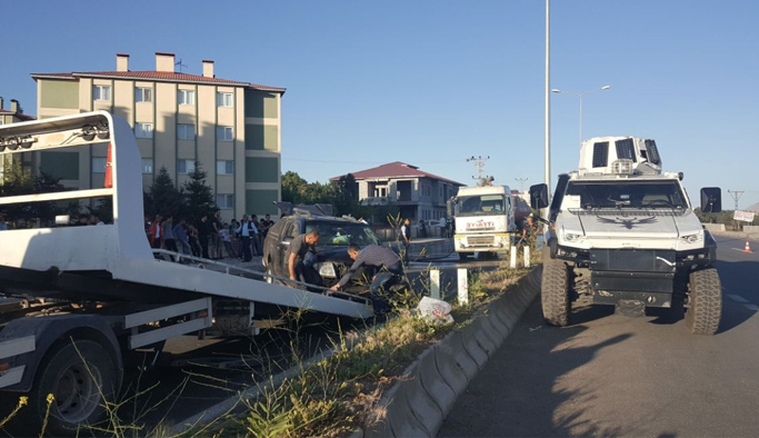 Otomobille kamyonet çarpıştı: 6 yaralı