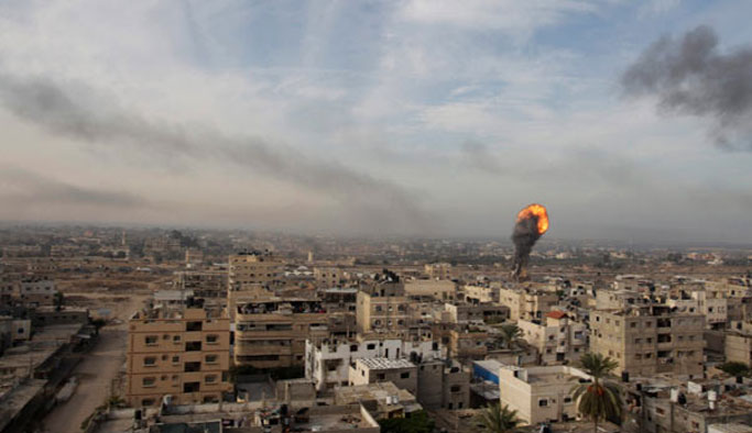 İsrail Gazze Şeridini bombaladı