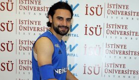 Mehmet Ekici İmza atıyor