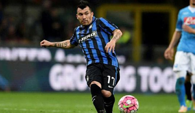 Trabzonspor Medel için bastırıyor